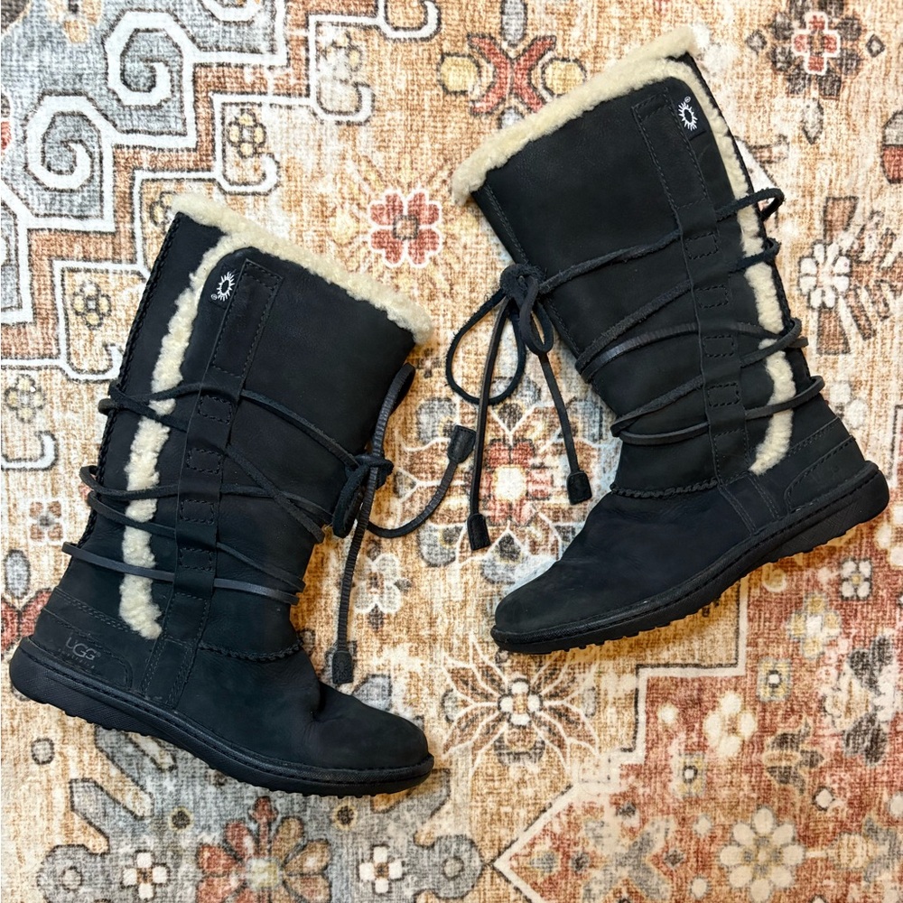 UGG Catalina Tall Black Suede Shearling Leather Wrap Strap Boots Size 6